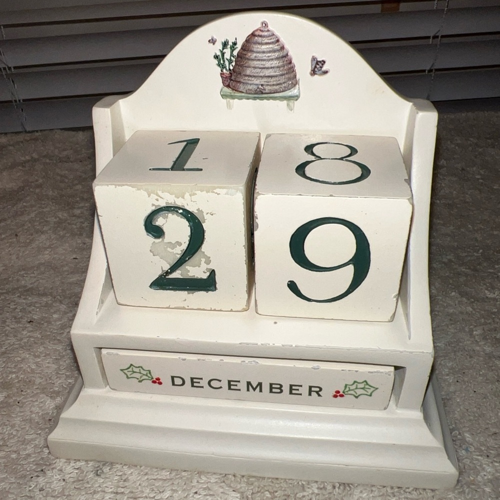 Pfaltzgraff Naturewood Perpetual Desktop Block Calendar